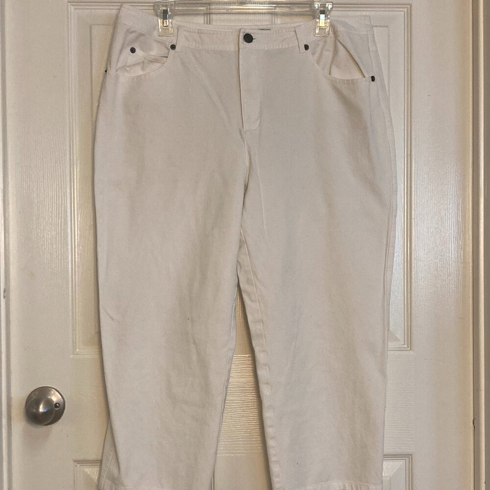 Women's capris by Peck & Peck white sze 14